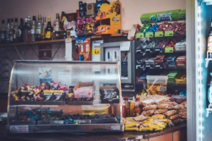 分享個小眾偏門生意路子：臨期食品項目！