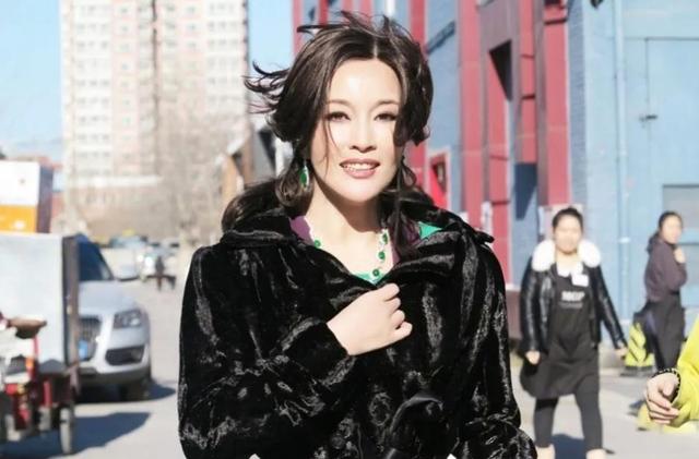 劉曉慶簡歷個人資料劉曉慶的個人資料簡介插圖5