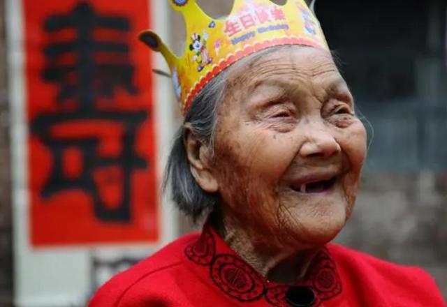 最長壽的人最長壽的人世界紀錄百度百科插圖